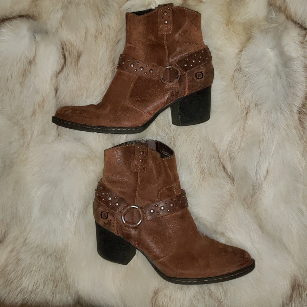 Born ankle leather boots size 9.5